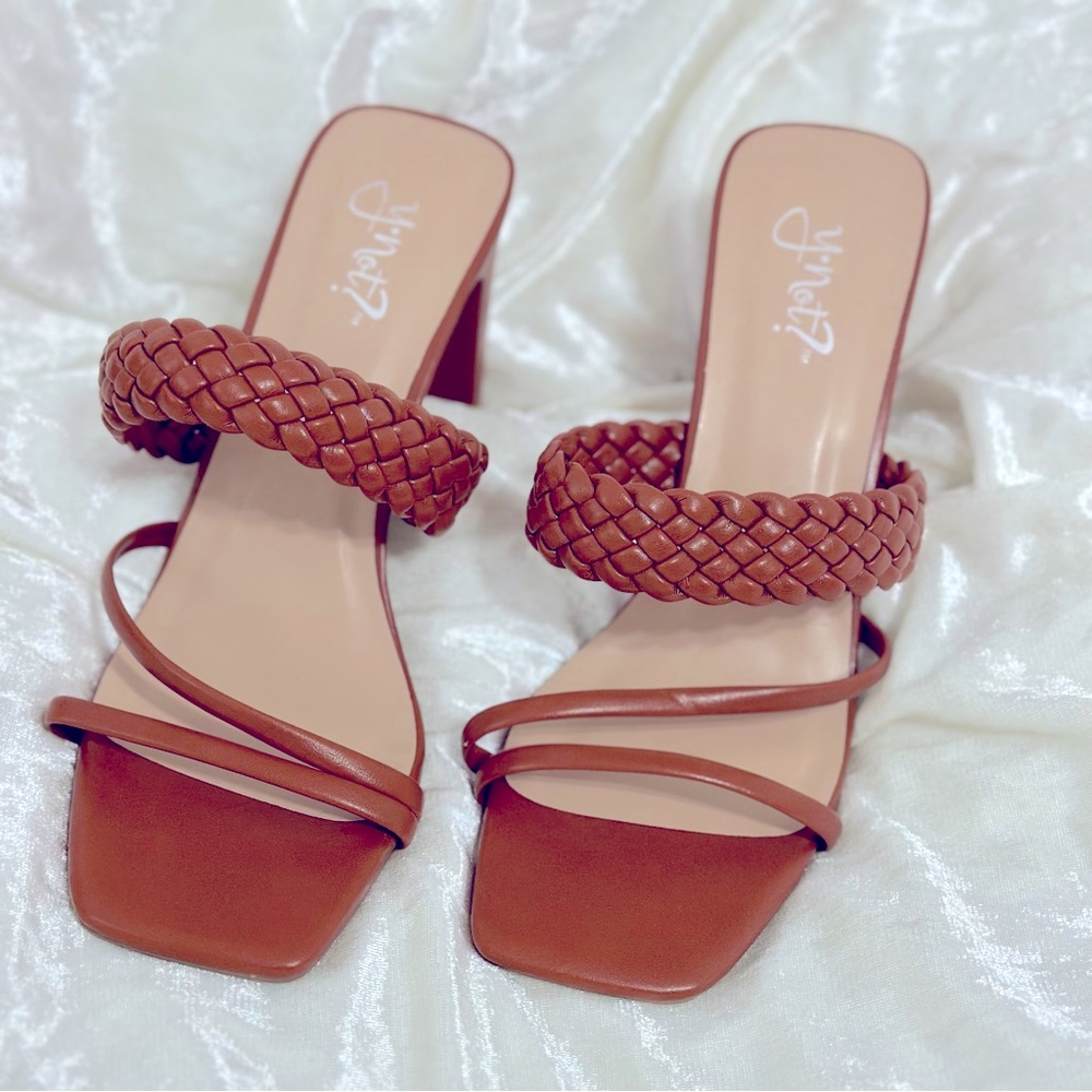 Brown sandles slightly heeled 7.5 medium.
